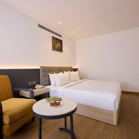 Delite Hotel Faridabad Buitenkant foto