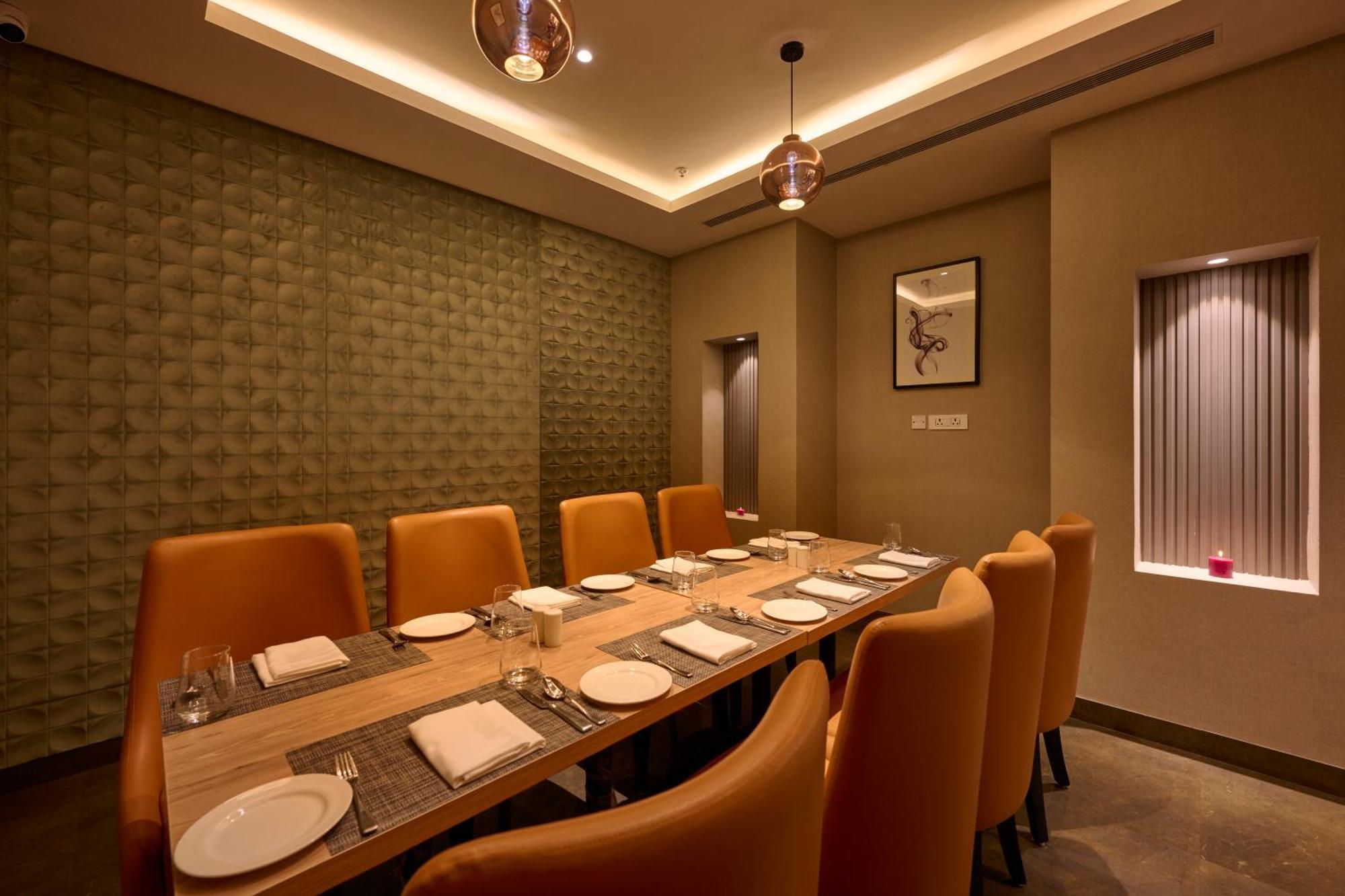 Delite Hotel Faridabad Buitenkant foto