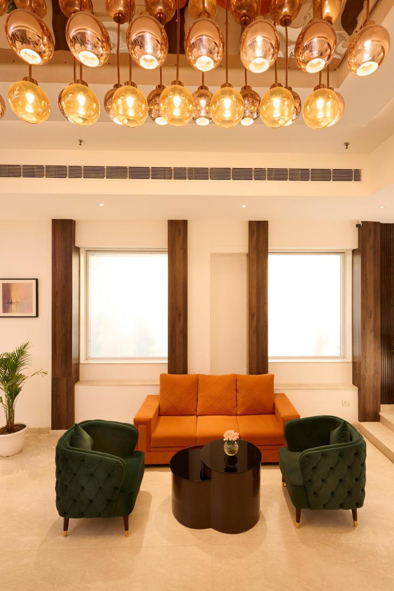 Delite Hotel Faridabad Buitenkant foto