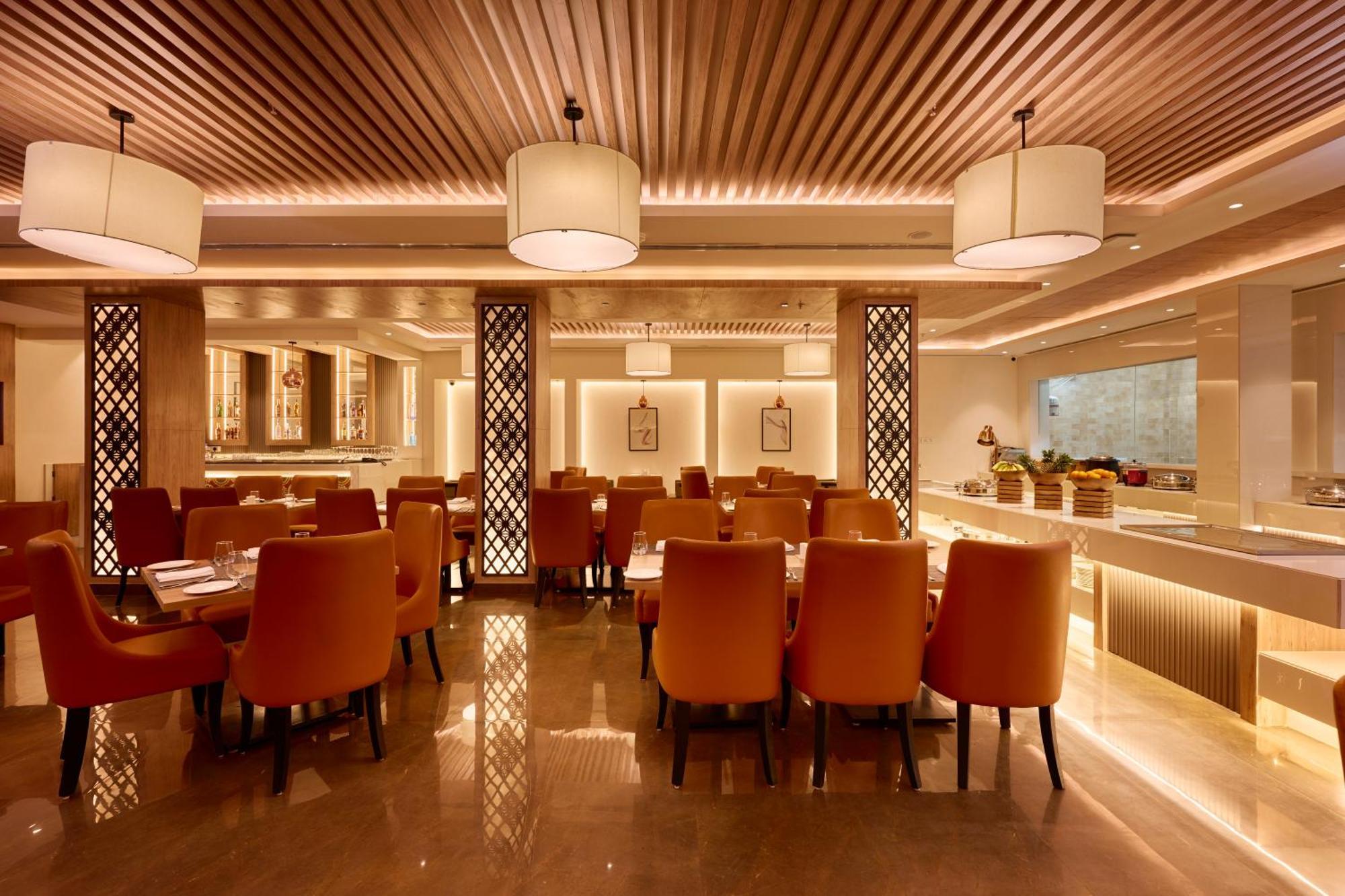 Delite Hotel Faridabad Buitenkant foto